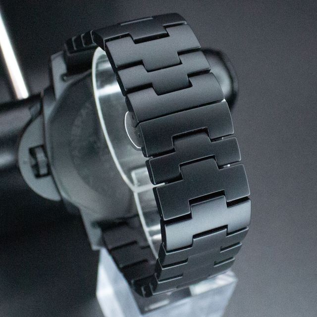 Panerai Luminor GMT PAM01438 Image 3